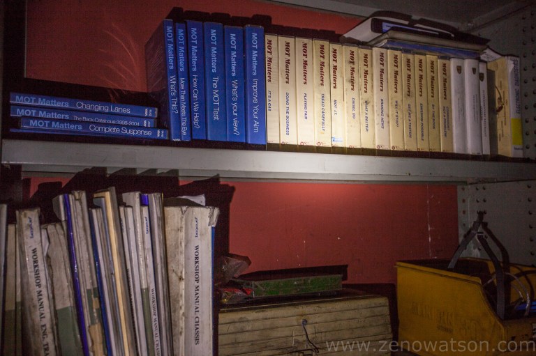 Botanic Garage By Zeno Watson-3740